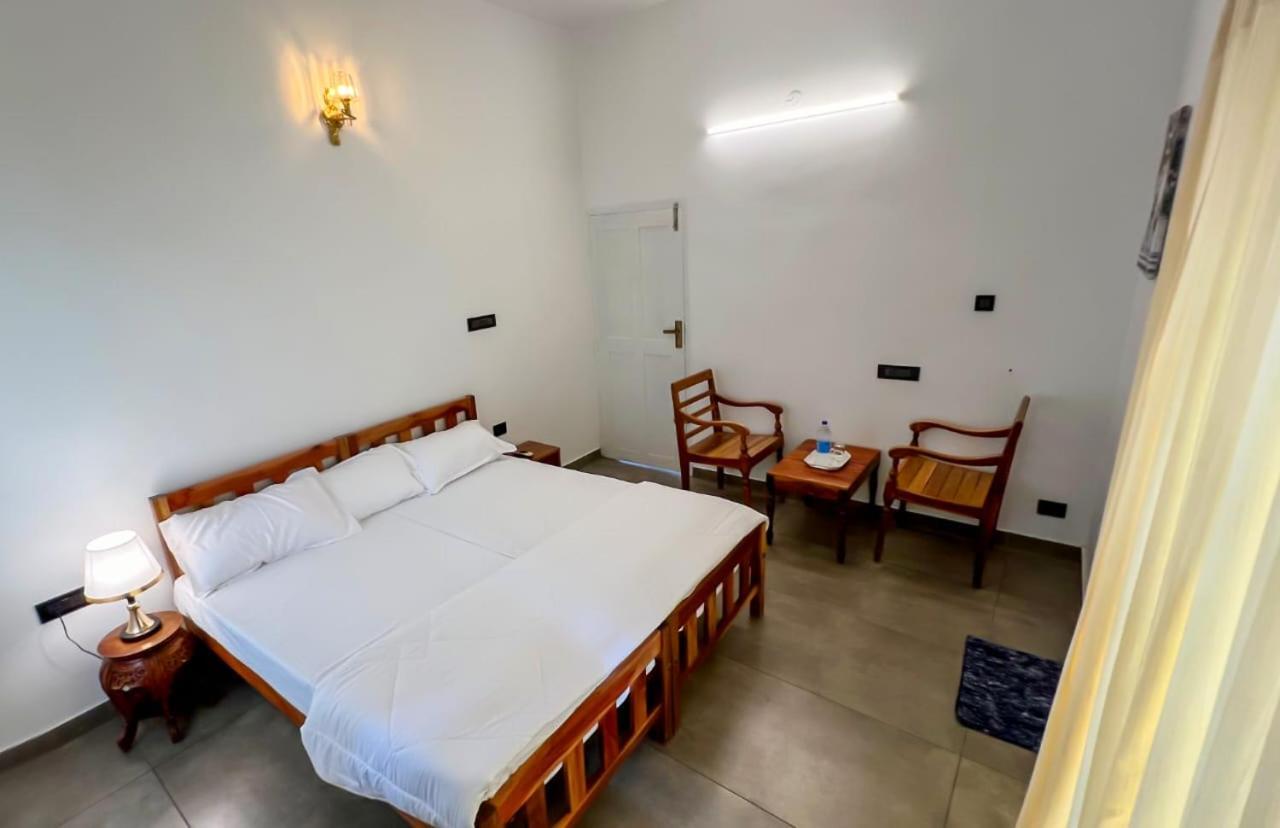 Elzas Fort Inn Kochi Екстериор снимка