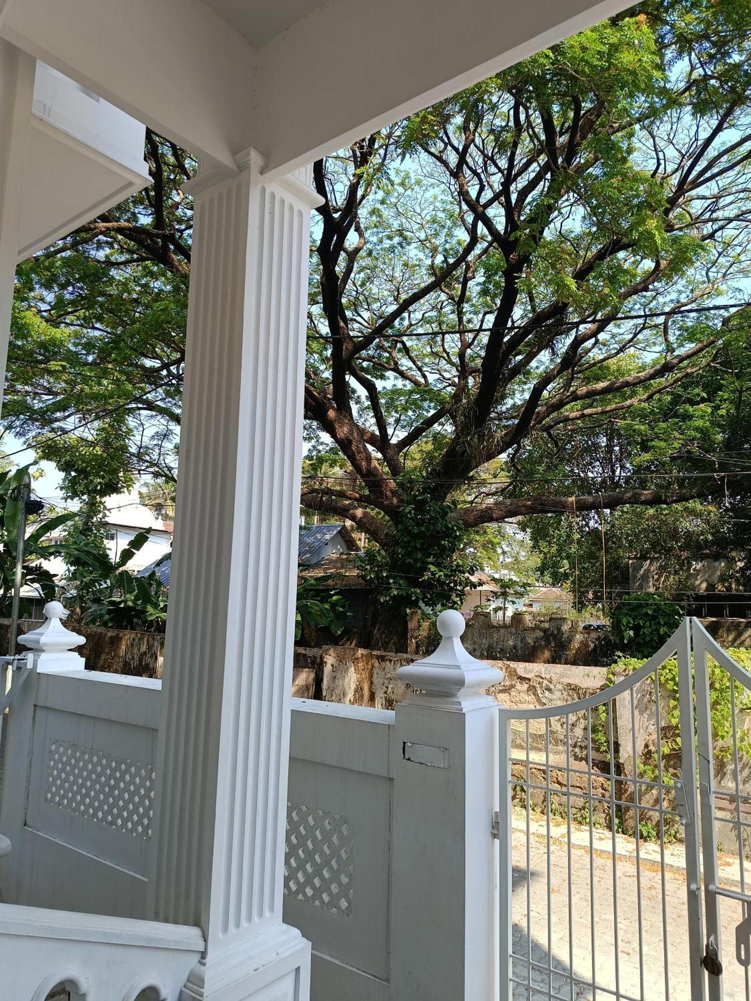 Elzas Fort Inn Kochi Екстериор снимка