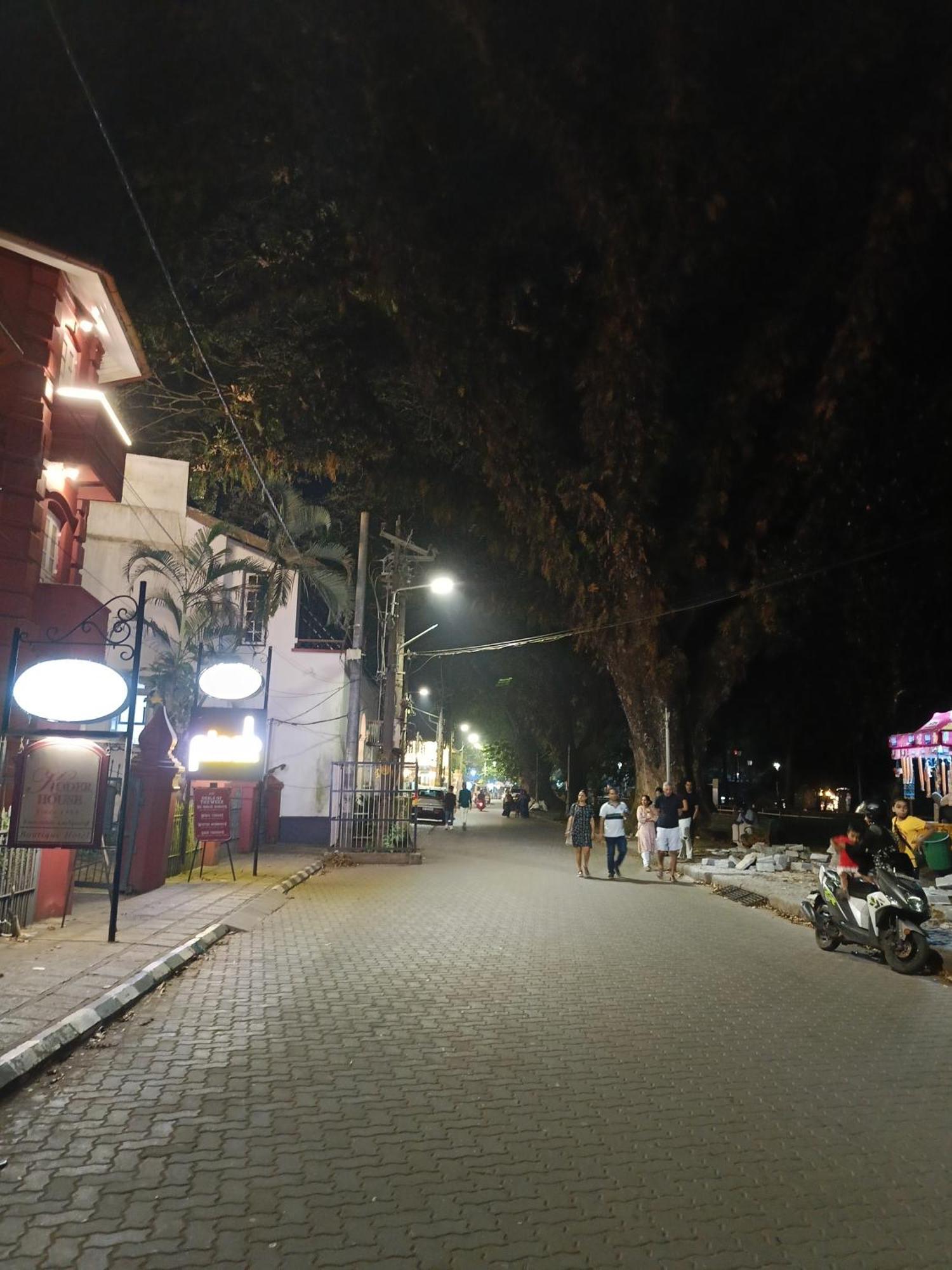 Elzas Fort Inn Kochi Екстериор снимка