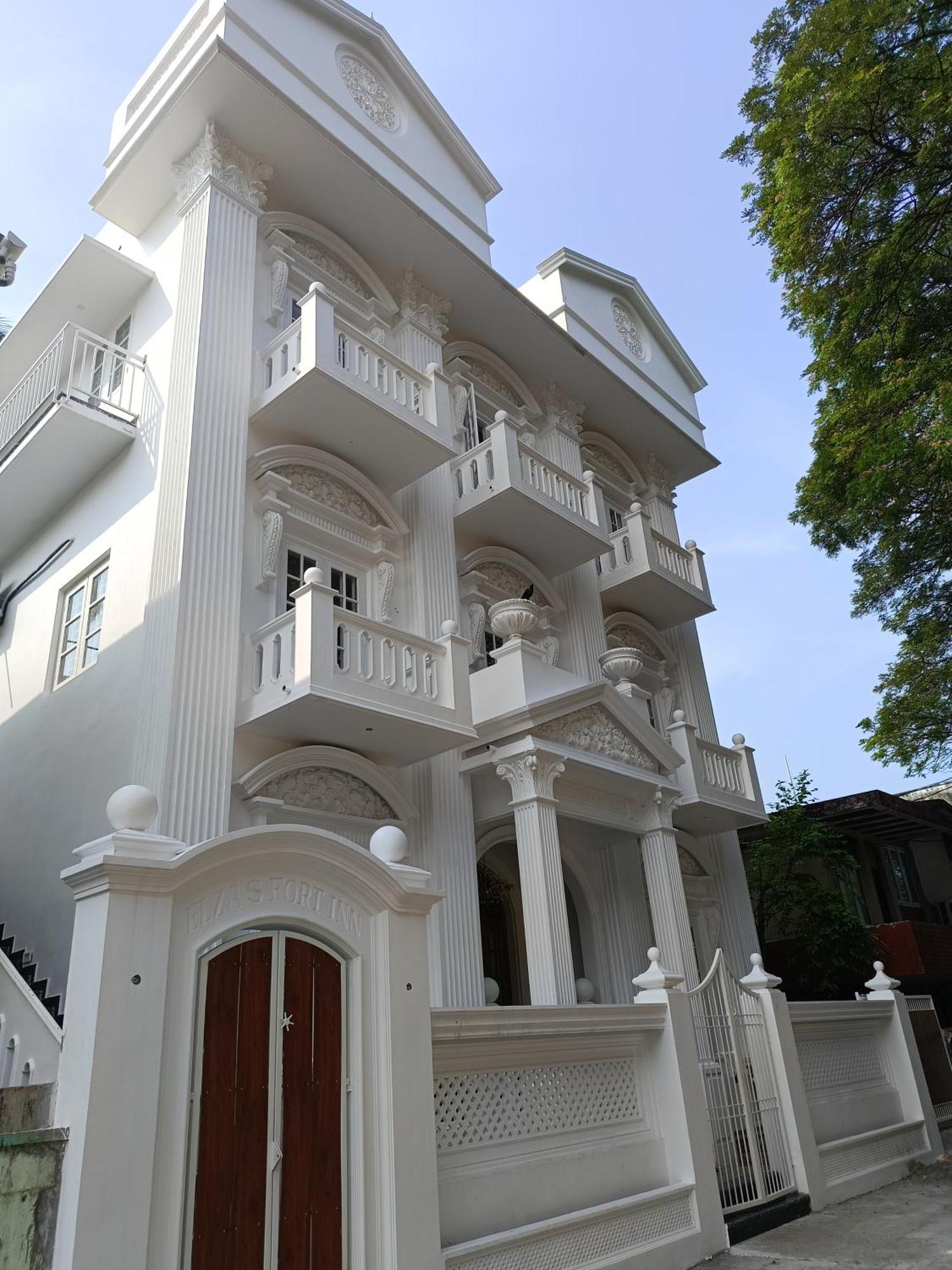 Elzas Fort Inn Kochi Екстериор снимка