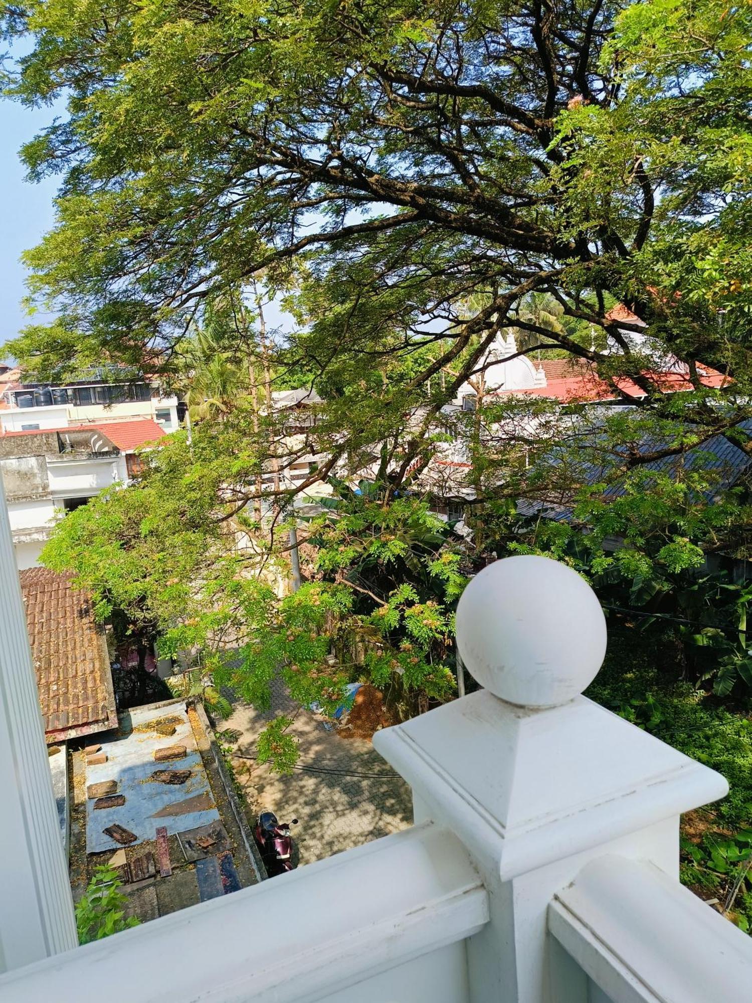 Elzas Fort Inn Kochi Стая снимка