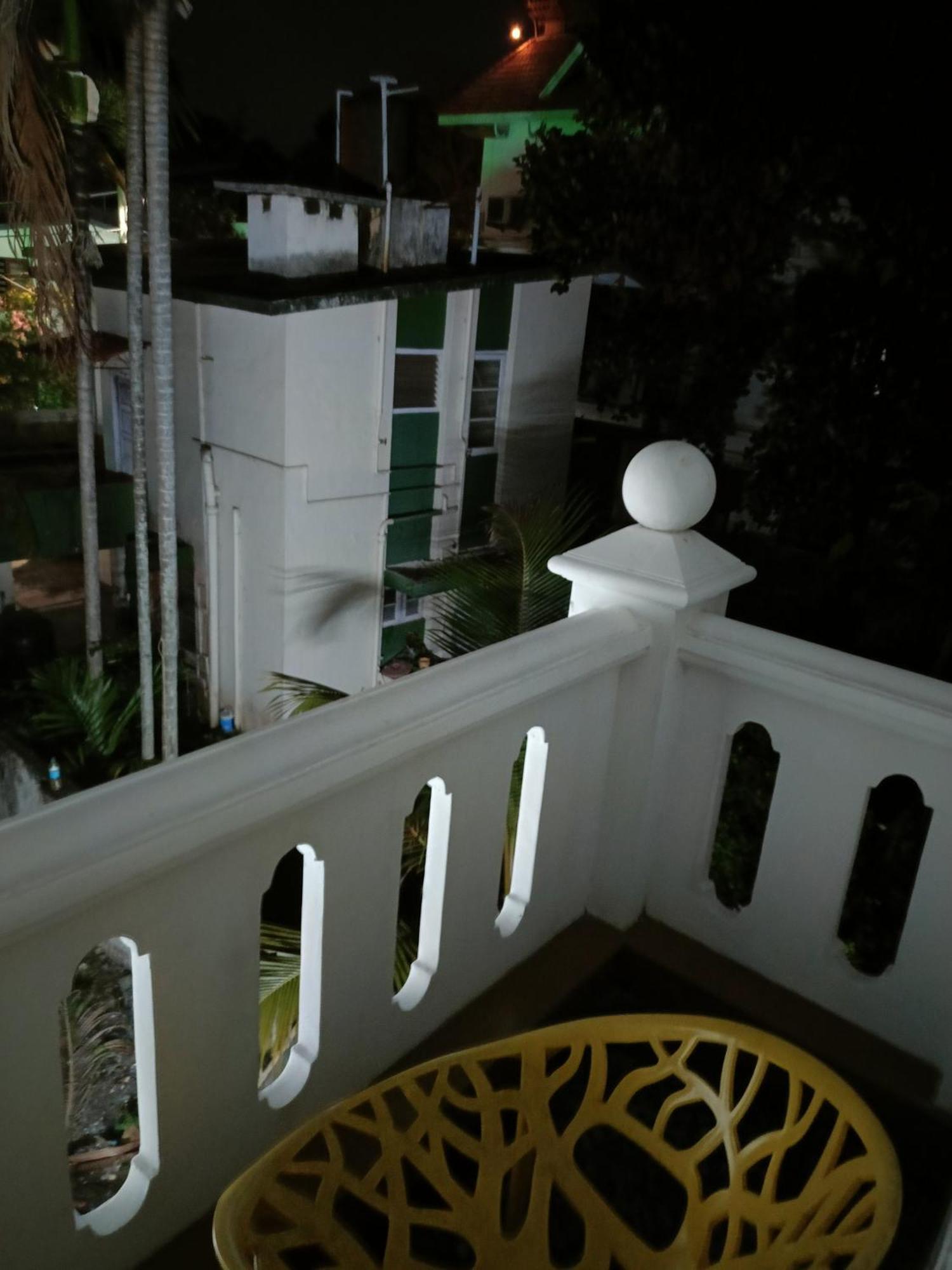 Elzas Fort Inn Kochi Екстериор снимка