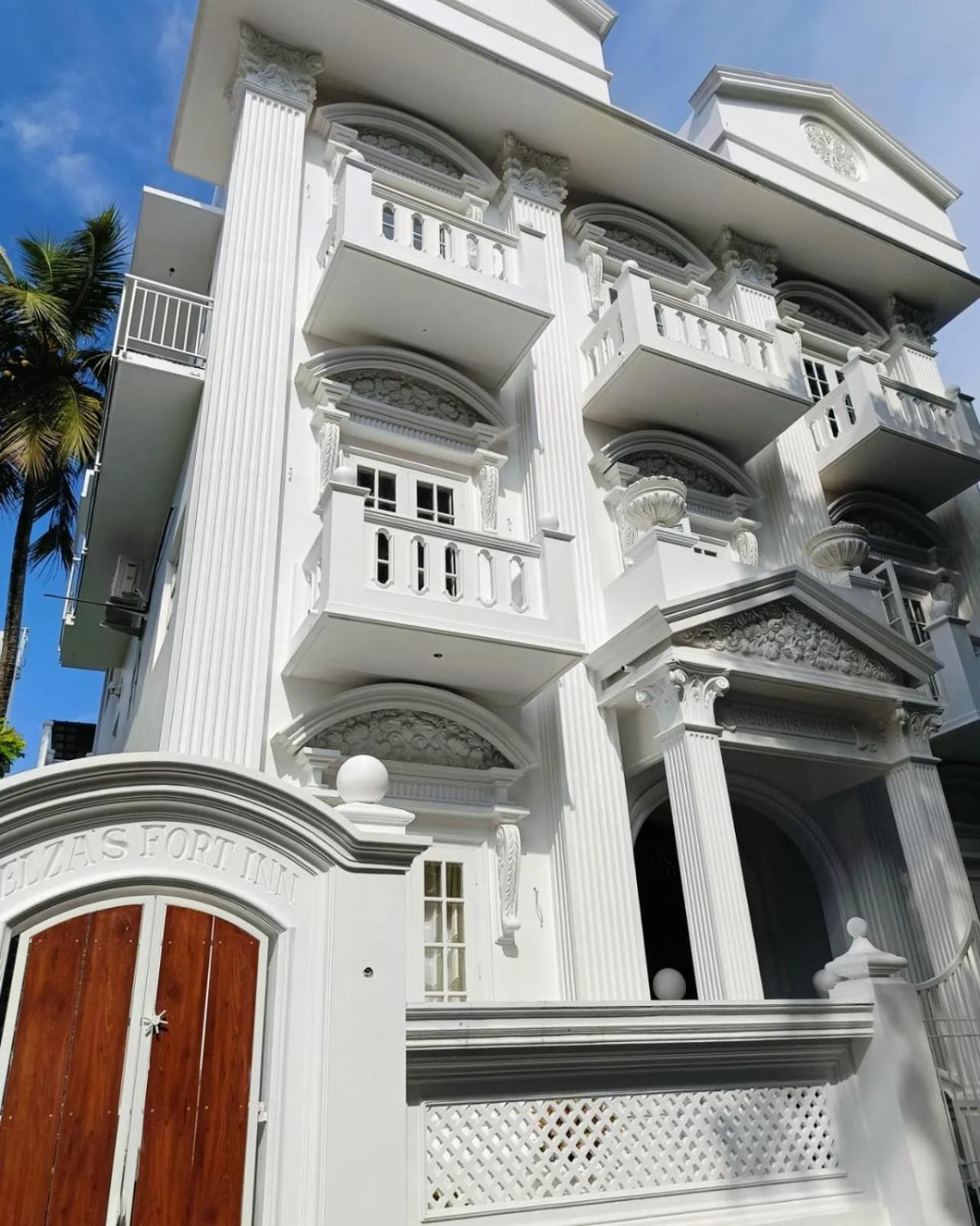Elzas Fort Inn Kochi Екстериор снимка