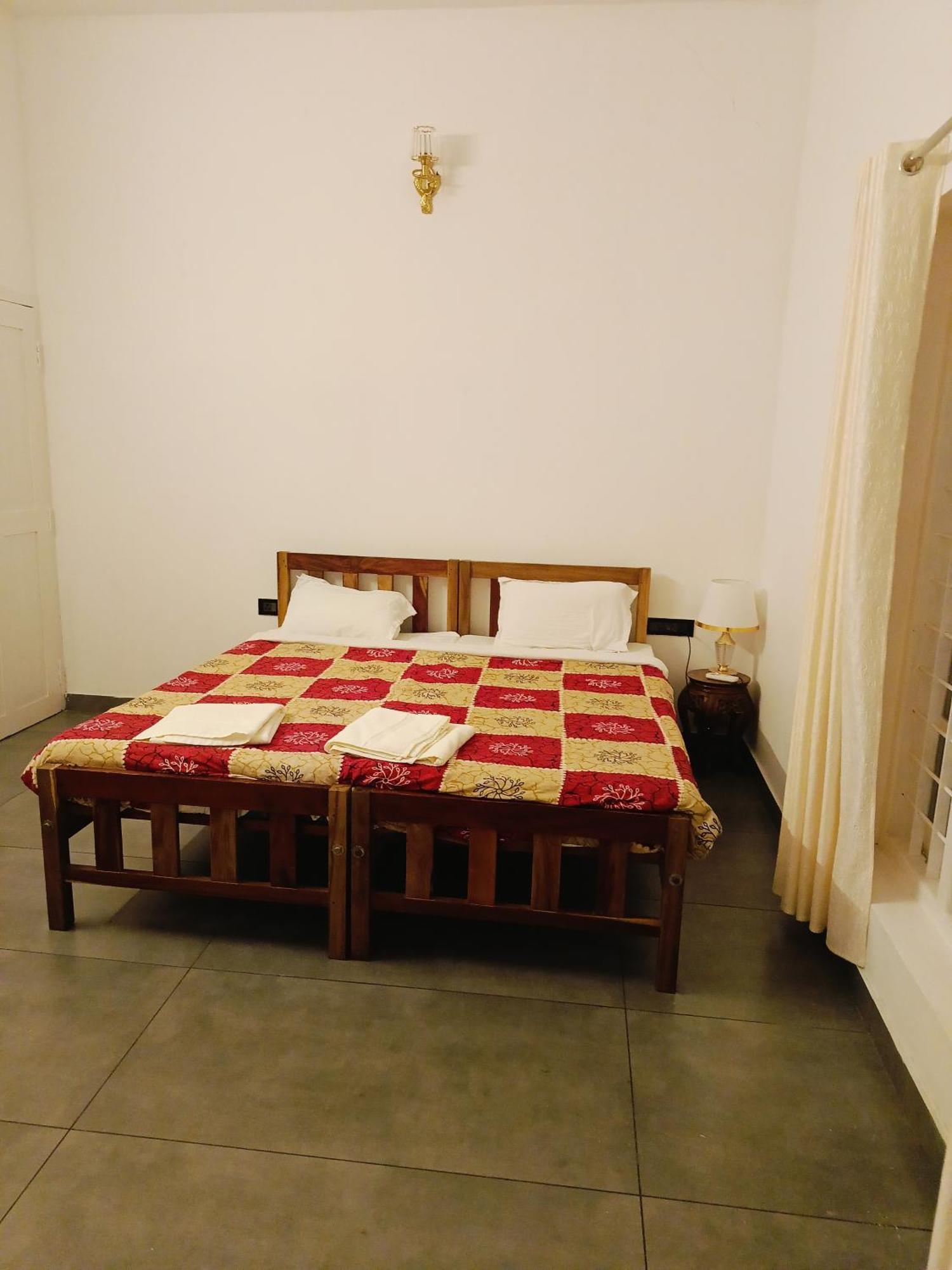 Elzas Fort Inn Kochi Екстериор снимка