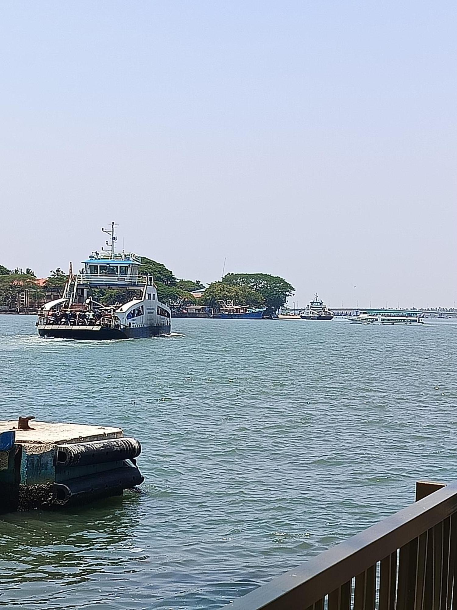 Elzas Fort Inn Kochi Екстериор снимка